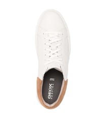 weiße niedrige Sneakers von Geox