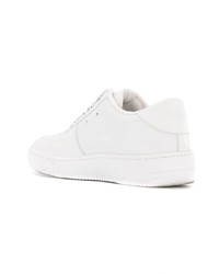weiße niedrige Sneakers von Yoshiokubo