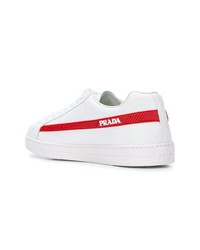 weiße niedrige Sneakers von Prada