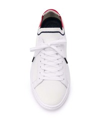 weiße niedrige Sneakers von Lacoste