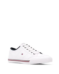 weiße niedrige Sneakers von Tommy Hilfiger