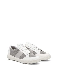 weiße niedrige Sneakers von Prada