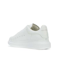 weiße niedrige Sneakers von Alexander McQueen