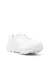 weiße niedrige Sneakers von Hoka One One