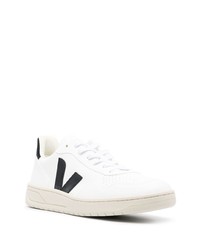 weiße niedrige Sneakers von Veja