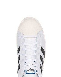 weiße niedrige Sneakers von adidas