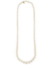 weiße Perlenkette von Chanel