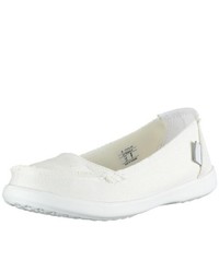 weiße Schuhe von Chung Shi
