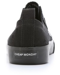 weiße Segeltuch niedrige Sneakers von Cheap Monday