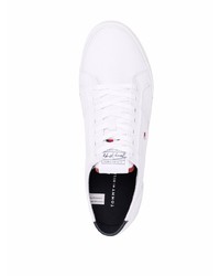 weiße Segeltuch niedrige Sneakers von Tommy Hilfiger