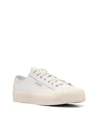 weiße Segeltuch niedrige Sneakers von Superga