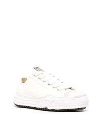 weiße Segeltuch niedrige Sneakers von Maison Mihara Yasuhiro