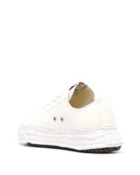 weiße Segeltuch niedrige Sneakers von Maison Mihara Yasuhiro