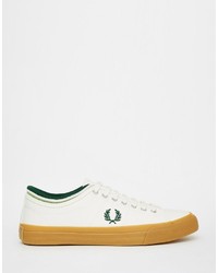 weiße Segeltuch Turnschuhe von Fred Perry