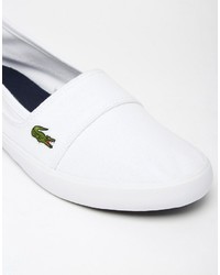 weiße Slip-On Sneakers aus Segeltuch von Lacoste