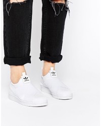 weiße Slip-On Sneakers von adidas