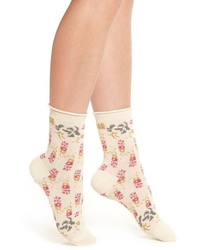 weiße Socken mit Blumenmuster