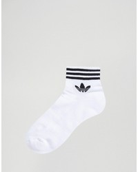 weiße Socken von adidas