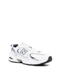 weiße Sportschuhe von New Balance