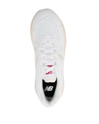 weiße Sportschuhe von New Balance