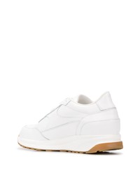 weiße Sportschuhe von Common Projects