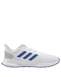 weiße Sportschuhe von adidas