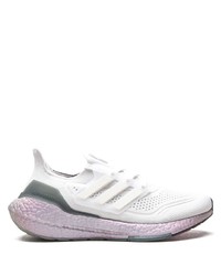 weiße Sportschuhe von adidas