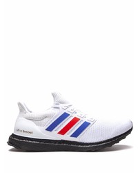 weiße Sportschuhe von adidas