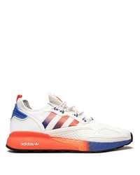 weiße Sportschuhe von adidas