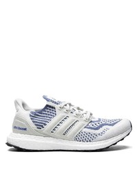 weiße Sportschuhe von adidas