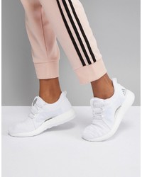 weiße Sportschuhe von adidas