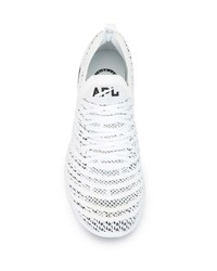 weiße Sportschuhe von APL Athletic Propulsion Labs