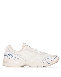 weiße Sportschuhe von Asics