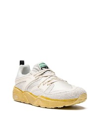 weiße Sportschuhe von Puma