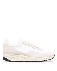 weiße Sportschuhe von Common Projects