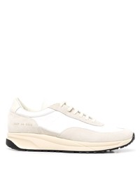 weiße Sportschuhe von Common Projects