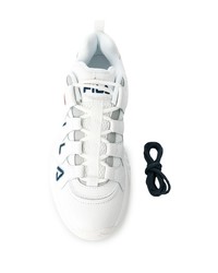 weiße Sportschuhe von Fila