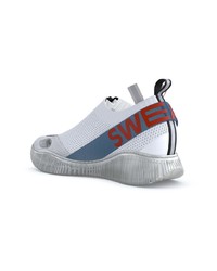 weiße Sportschuhe von Swear