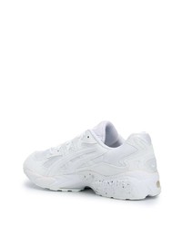 weiße Sportschuhe von Asics