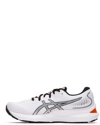 weiße Sportschuhe von Asics