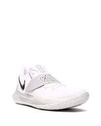 weiße Sportschuhe von Nike