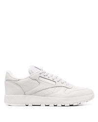 weiße Sportschuhe von Maison Margiela x Reebok