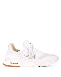 weiße Sportschuhe von New Balance