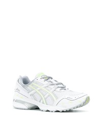 weiße Sportschuhe von Asics