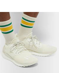 weiße Sportschuhe von adidas Consortium