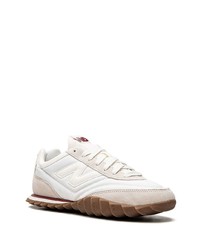 weiße Sportschuhe von New Balance