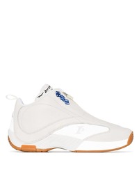 weiße Sportschuhe von Reebok