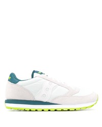 weiße Sportschuhe von Saucony