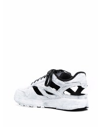 weiße Sportschuhe von Maison Margiela x Reebok