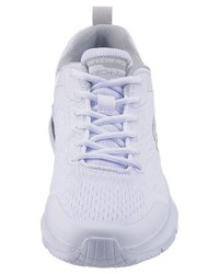 weiße Sportschuhe von Skechers